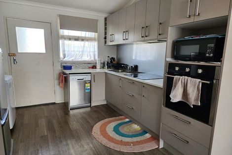 Photo of property in 2/10 Te Aroha Street, Hamilton East, Hamilton, 3216