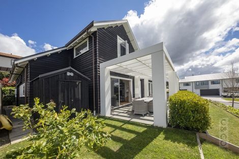 Photo of property in 10 Tauwaka Crescent, Riverhead, 0820