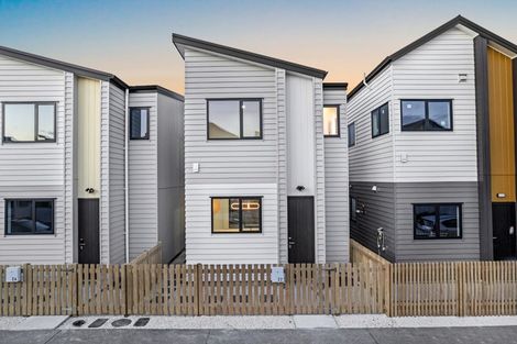 Photo of property in 22 Whare Kauri Road, Papakura, 2110