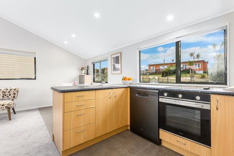 Photo of property in 16 Morere Street, Titahi Bay, Porirua, 5022