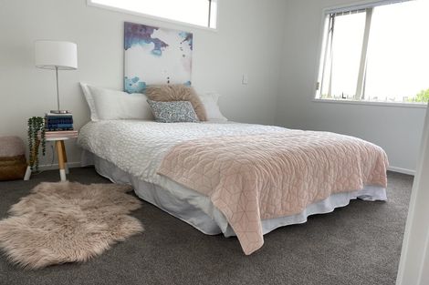 Photo of property in 8 Diosma Place, Botany Downs, Auckland, 2010