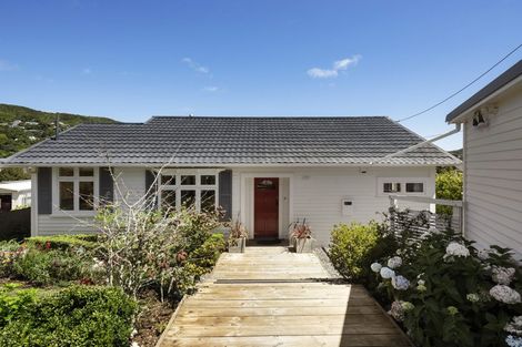 Photo of property in 10 Donald Crescent, Karori, Wellington, 6012