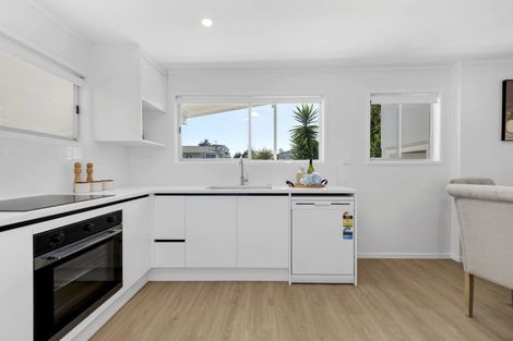 Photo of property in 5 Astor Place, Manurewa, Auckland, 2102