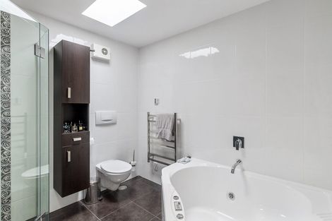 Photo of property in The Sands Apartments, 31/47 The Strand, Takapuna, Auckland, 0622