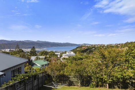 Photo of property in 206b Miromiro Road, Normandale, Lower Hutt, 5010