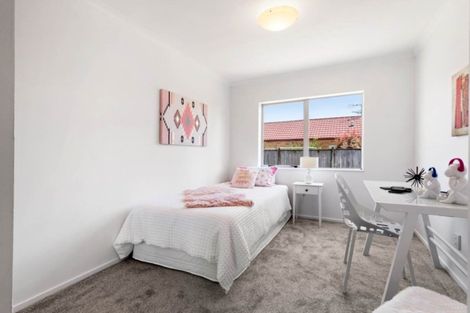 Photo of property in 8 Kilmarnock Avenue, Ranui, Auckland, 0612