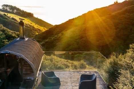 Photo of property in 380 Whaanga Road, Raglan, 3297