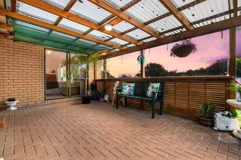 Photo of property in 46 Sandwick Drive, Weymouth, Auckland, 2103