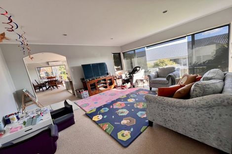 Photo of property in 7 Anure Place, Highland Park, Auckland, 2010