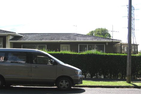 Photo of property in 67 Beaubank Road, Kelston, Auckland, 0602