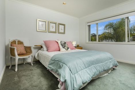 Photo of property in 2 Oscar Road, Greenhithe, Auckland, 0632