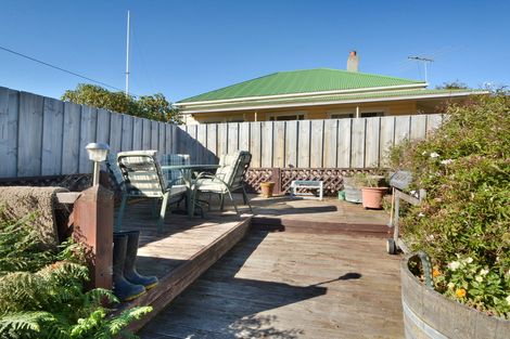 Photo of property in 115 Macandrew Road, South Dunedin, Dunedin, 9012