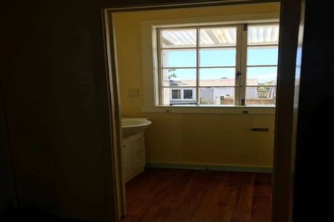 Photo of property in 56 Mckenzie Road, Mangere Bridge, Auckland, 2022