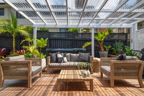 Photo of property in 2/40 Hebron Road, Waiake, Auckland, 0630