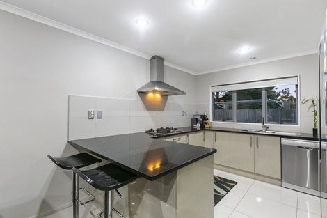 Photo of property in 13 Thomas Rea Place, Te Atatu South, Auckland, 0610