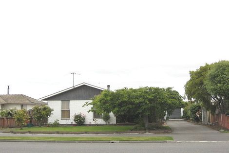 Photo of property in 33 Queenspark Drive, Parklands, Christchurch, 8083