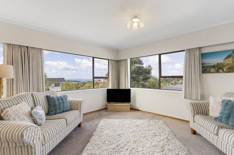 Photo of property in 8 Helvetia Drive, Browns Bay, Auckland, 0630