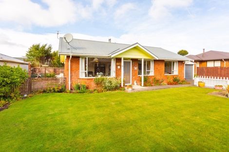 Photo of property in 2/18 Lincoln Road, Hillmorton, Christchurch, 8024