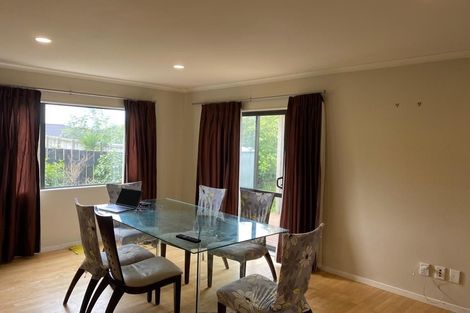 Photo of property in 2/662 East Coast Road, Pinehill, Auckland, 0630