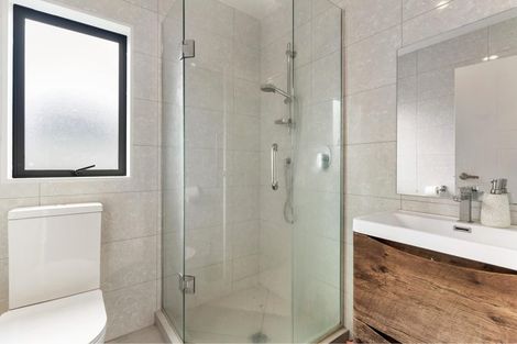 Photo of property in 86a Kelman Road, Kelston, Auckland, 0602
