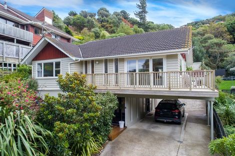 Photo of property in 6 Maybury Way, Island Bay, Wellington, 6023