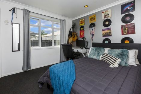 Photo of property in 4 Citrine Grove, Timberlea, Upper Hutt, 5018