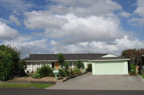Photo of property in 5 Stansfield Place, Sunnyhills, Auckland, 2010