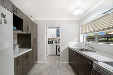 Photo of property in 2 Langley Avenue, Milson, Palmerston North, 4414