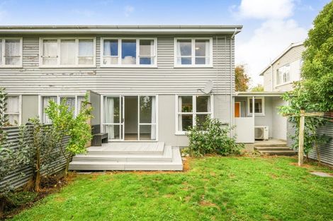 Photo of property in 26 Farnham Avenue, Highbury, Palmerston North, 4412