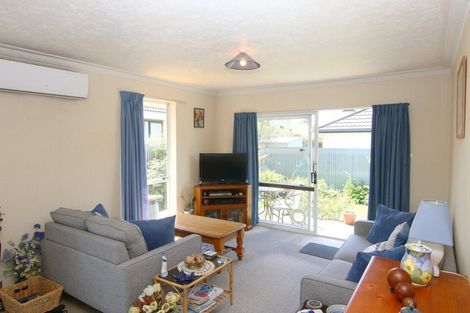 Photo of property in 1/18 Sawtell Place, Northcote, Christchurch, 8052