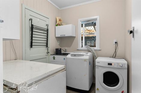 Photo of property in 17a Ash Street, Maungaturoto, 0520