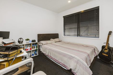 Photo of property in 2 Waituarua Drive, Takanini, 2112