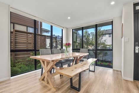Photo of property in 10 Seafarer Crescent, Stanmore Bay, Whangaparaoa, 0932