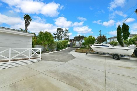 Photo of property in 1251 Whangaparaoa Road, Gulf Harbour, Whangaparaoa, 0930