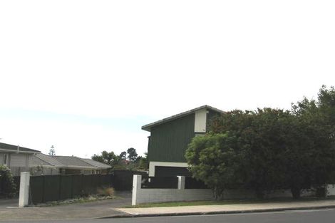 Photo of property in 1/983 Beach Road, Torbay, Auckland, 0630