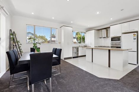 Photo of property in 74 Baverstock Road, Flat Bush, Auckland, 2016