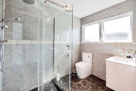 Photo of property in 92 Waimumu Road, Massey, Auckland, 0614