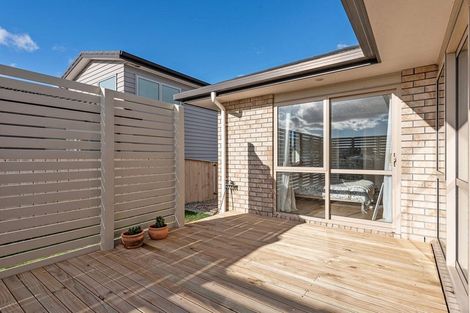 Photo of property in 122 Endeavour Drive, Whitby, Porirua, 5024