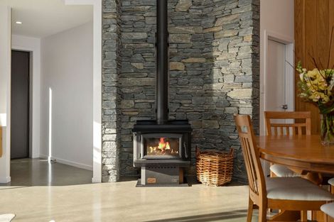 Photo of property in 20 Adamson Drive, Arrowtown, 9302