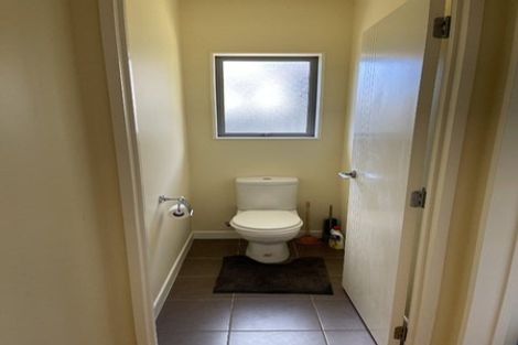 Photo of property in 19 Barnsley Place, Henderson, Auckland, 0612