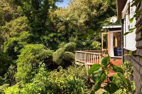 Photo of property in 8a Francis Bell Grove, Lowry Bay, Lower Hutt, 5013