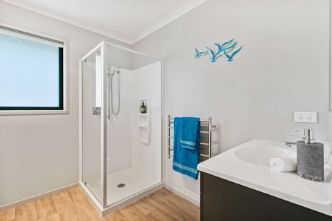 Photo of property in 24 Harding Drive, Papamoa Beach, Papamoa, 3118