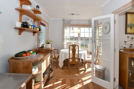 Photo of property in 17a Scott Road, Stanmore Bay, Whangaparaoa, 0932