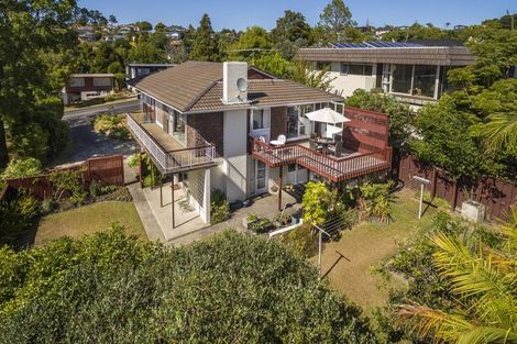 Photo of property in 19 Maxwelton Drive, Mairangi Bay, Auckland, 0630