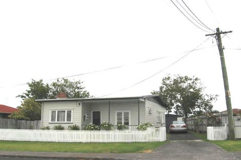 Photo of property in 2/15 Salisbury Road, Birkdale, Auckland, 0626