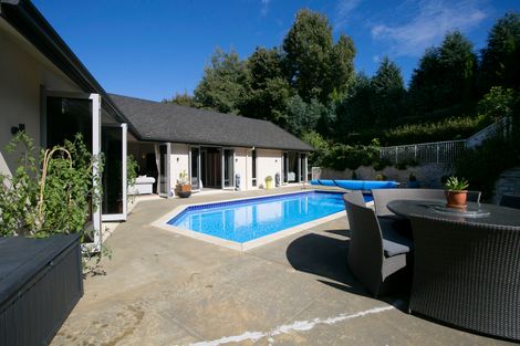 Photo of property in 5 Cameron Drive, Acacia Bay, Taupo, 3385
