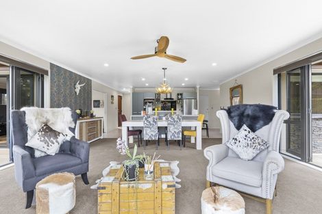 Photo of property in 4 Gleaming Place, Waiuku, 2123