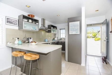 Photo of property in 11 Jomard Terrace, Northcross, Auckland, 0632