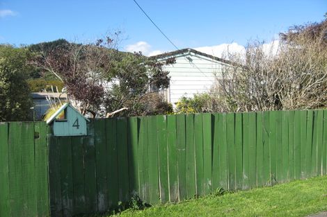 Photo of property in 4 Wellington Road, Wainuiomata, Lower Hutt, 5014