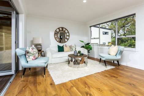 Photo of property in 22 St Catherine Crescent, West Harbour, Auckland, 0618